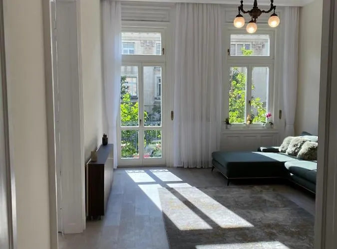 B16 Gellert Apartment Budapest